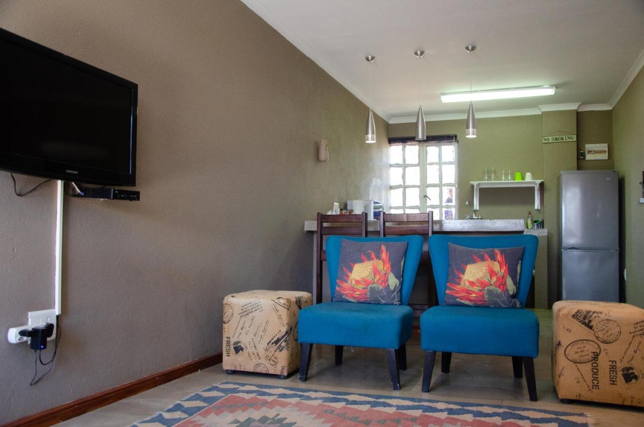 Desert Dew Guest House Hutchinson Exterior foto